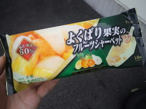 よくばり果実のフルーツシャーベット洋梨味1.JPG