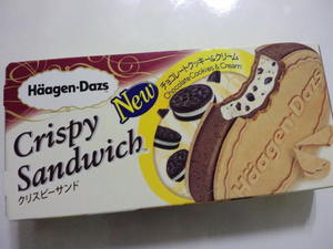 ハーゲンダッツクリスピーサンドチョコレートクッキー＆クリーム.JPG
