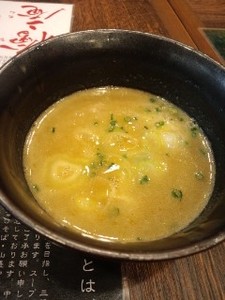豚骨魚介つけ麺肉のせスープ.JPG